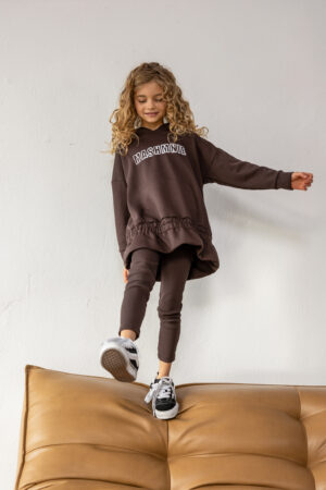 GETRY MASHMNIE Z DZIANINY PRĄŻKOWANEJ BRĄZOWE